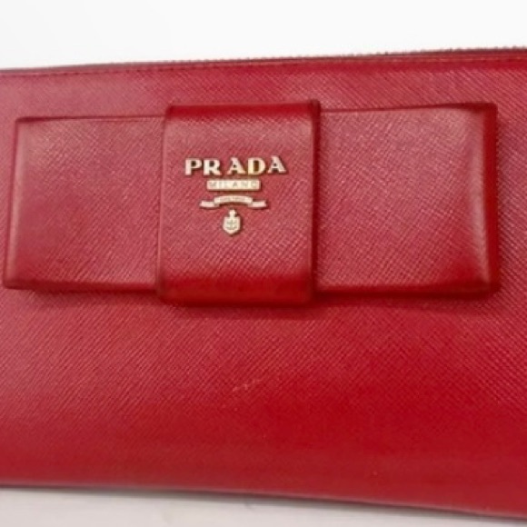 PRADA Host Pick Authentic red safiano leather long zip around Wallet with bow - Picture 5 of 17